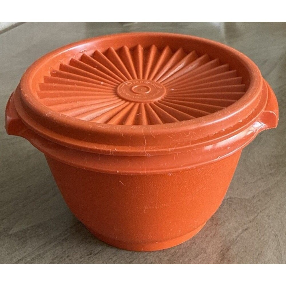 Vintage Tupperware Harvest Orange Servalier Bowl #886-33 With Starburst Lid